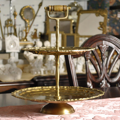 アフタヌーンティースタンド 真鍮雑貨 ケーキスタンド 真鍮製プレート 2段プレート 真鍮 2段トレー ディスプレイプレート クラシック アンティーク風 7347060