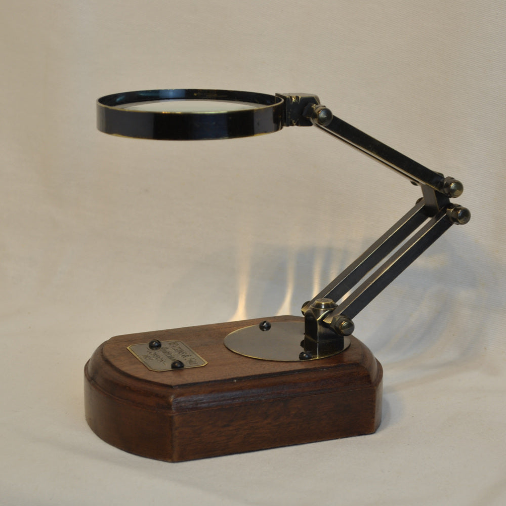 拡大鏡 虫眼鏡 置物 インテリア雑貨 オーナメント 真鍮製拡大鏡 台座付き拡大鏡 卓上拡大鏡 アンティーク風拡大鏡 真鍮雑貨 7382021