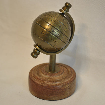 地球儀 ミニ地球儀 置物 オブジェ 真鍮製 雑貨 オーナメント インテリア雑貨 アンティーク風地球儀 真鍮雑貨 7382073